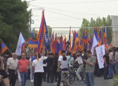 Փաշինյանն Աբովյանում մասնակցում է նախընտրական քայլերթի
