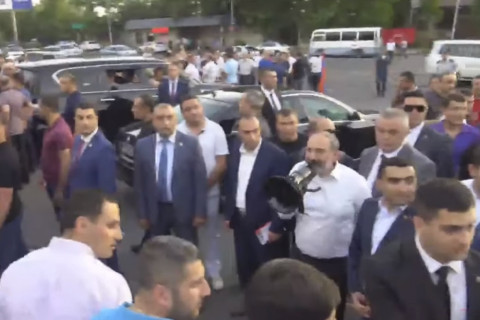 Գնացեք տեղամասեր ու վերահաստատեք ձեր իշխանությունը. Փաշինյանի կոչը՝ աբովյանցիներին