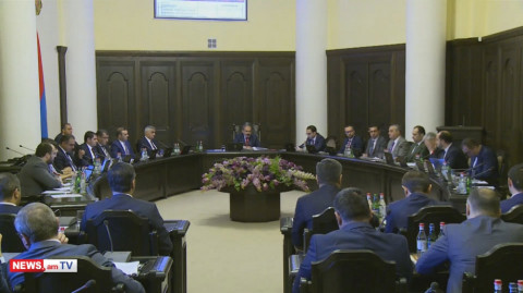 Դրանք ո՞վ են ընդհանրապես, լրջորեն զբաղվեք, պարոն Վանեցյան. Փաշինյանը բորբոքվեց