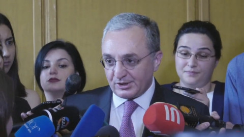 Զոհրաբ Մնացականյանը՝ Փաշինյանի սկանդալային հայտարարության եւ «հողեր հանձնելու» մասին