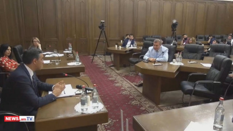 Դուք հիմա սարեր պիտի շուռ տայիք. Մելքումյանը՝ Արման Թաթոյանին