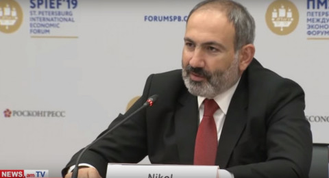 Ադրբեջանցի լրագրողի հարցը՝ Նիկոլ Փաշինյանին