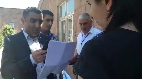 Միջադեպ Աբովյանում. Մարզպետը ցուցակ է հայտնաբերել