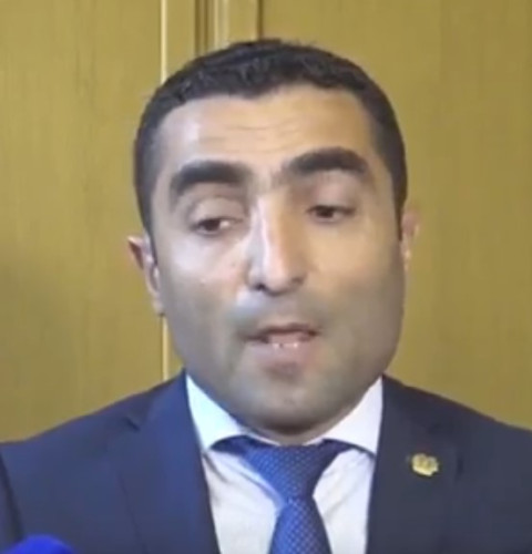 Խորովածաքաբաբային փարթիները քաղաքական նոր մշակույթին հարիր չէ. Ռոմանոս Պետրոսյան