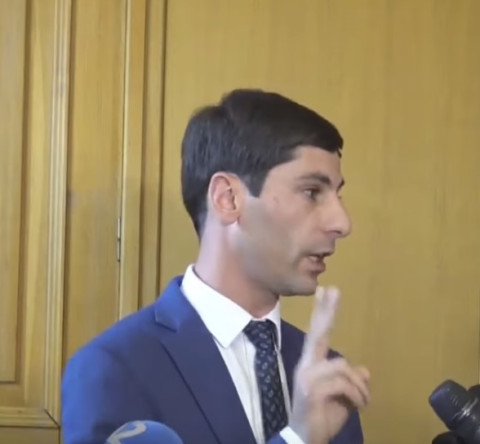 Զարմիկիս նշանակել եմ ինձ օգնական, մյուս բարեկամիս՝ խորհրդական. Գարիկ Սարգսյան