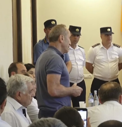 Սրանից լավ հոտ չի գալիս. Քոչարյանը՝ դատավորին