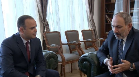 Շնորհակալ եմ, որ թողեցիք Գլենդեյլի ձեր աշխատանքը. Փաշինյանը՝ Զարեհ Սինանյանին