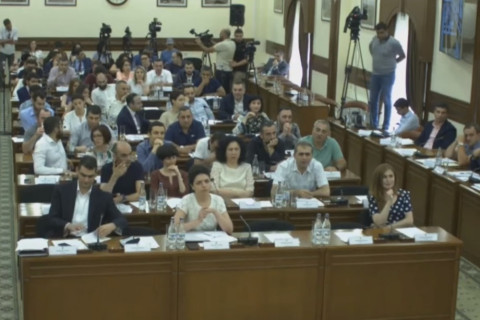 Նիստի վարողը դուք չեք, եղբայր. Մարությանը նկատողություն արեց