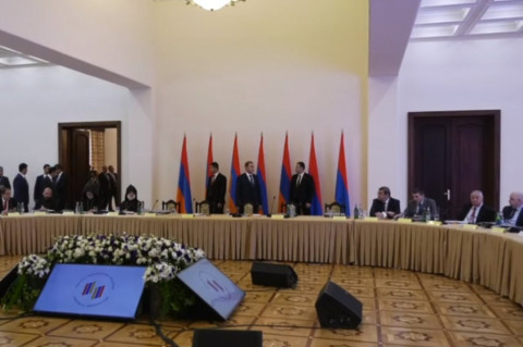 Փաշինյանն ու Արմեն Սարգսյանը՝ «Հայաստան» հիմնադրամի հոգաբարձուների ժողովին