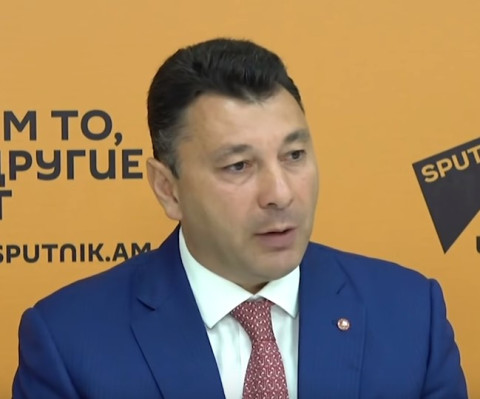 Ով իրա մոտ չի կզում, կոշիկները չի պաչում, պիտի գոյություն չունենա. Շարմազանով