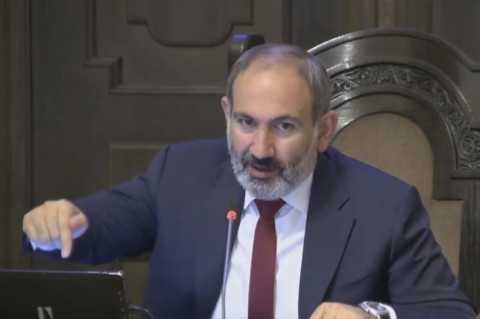 Իսկականի՞ց անվճար են ստանալու. Փաշինյանը՝ առողջապահության փոխնախարարին