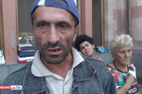 100 ոստիկան 200 մեքենայով եկավ ու մեզ ծեծելով հանեց. բողոքի ակցիա Կառավարության մոտ