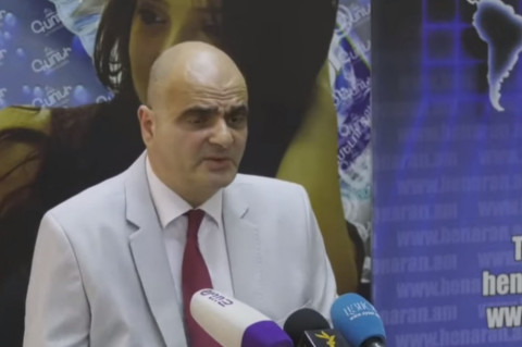 Մանվել Գրիգորյանին խոշտանգում են, նա քայլել չի կարողանում. պաշտպան