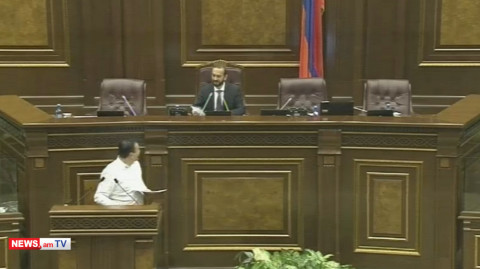 Էստեղ ես եմ ասում՝ հարցեր կտան, թե չէ. Արարատ Միրզոյանը՝ Նիկոլայ Բաղդասարյանին