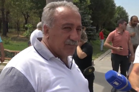 Սասուն Միքայելյանն անպատասխան թողեց մանդատը վայր դնելու հարցը