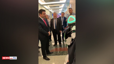 «Շփվեցինք ռոբոտի հետ, ինձ красавчик էր ասում». Ալեն Սիմոնյանը լայվ է մտել Մոսկվայից