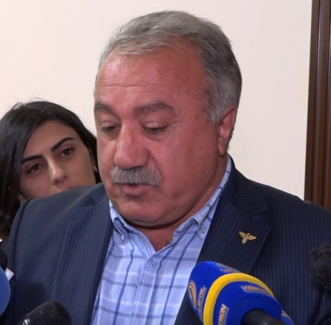 Թավշյա հեղափոխությունը կարող է դառնալ թավշյա հեռացում. Սասուն Միքայելյան