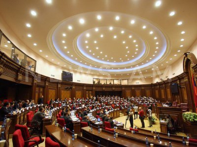 ԱԺ–ում մեկնարկել է երկրորդ արտահերթ նիստը մեկ օրում