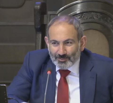 Փաշինյանի հումորով ակնարկը՝ Արսեն Թորոսյանին