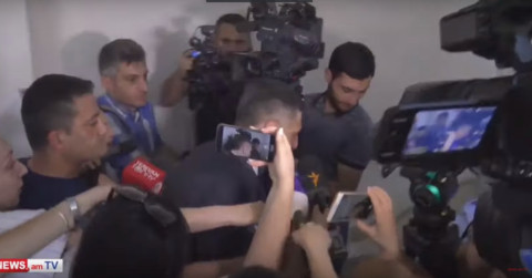 Արմեն Դանիելյանը խուսափում է լրագրողներից