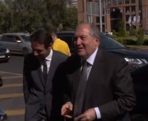 Արմեն Սարգսյանն այցելել է քաղաքապետարան