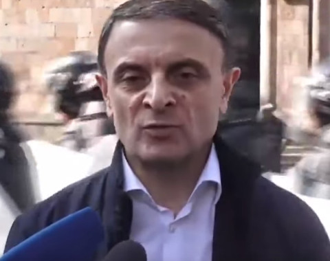 Քարերով խփել են ոստիկաններին. Օսիպյանը պատմում է Իջևանի գիշերվա դեպքերի մասին