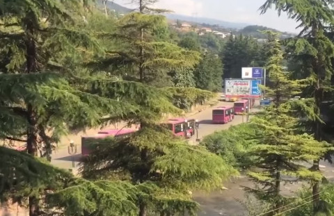 Ոստիկանության զորքերին ավտոբուսներով բերում են Իջեւան