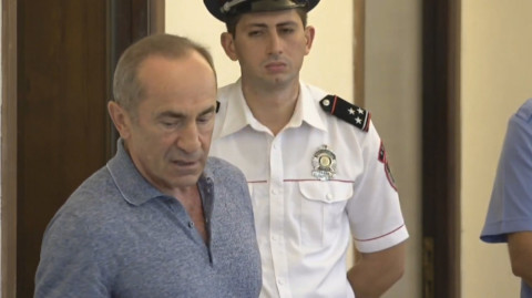 Իմ իրավունքները ոտնահարվում են լկտի ձեւով, Քոչարյանի ելույթը դատարանում