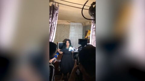 Քաղաքային իշխանությանը կես ժամ պետք է փակել այս տանը. Նաիրա Զոհրաբյանը «լայվ» է մտել