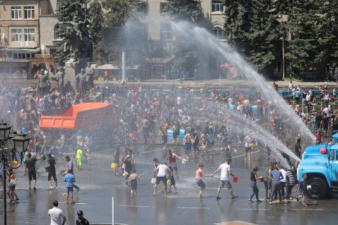 Վարդավառը Գյումրիի Վարդանանց հրապարակում