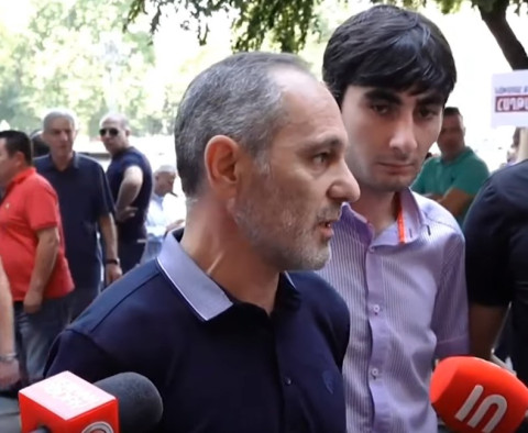 Ոստիկանությունը բիրտ ուժ կիրառելով գիշերը մեզ բերման է ենթարկել. Քոչարյանի աջակիցներ