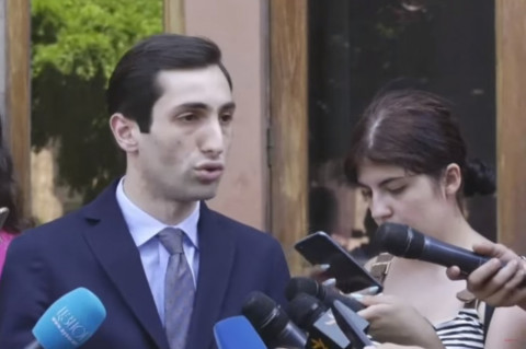 Թբիլիսիում ասուլիսի փոխարեն «Սանիթեքը» թող մի քանի հատ աղբաման գներ. Խաժակյան