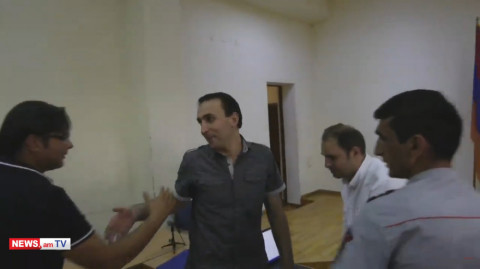 Ցմահ դատապարտյալ Աշոտ Մանուկյանին բերել էին դատարան