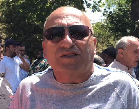 Կառավարությունում լորն ու կաքավն իրարից չեն տարբերում.որսորդները բողոքում են կառավարության դիմաց