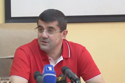 Իրենց պապայի տեղ չդնեն՝ որոշեն, ով ունի իրավունք առաջադրվելու․ Արայիկ Հարությունյան
