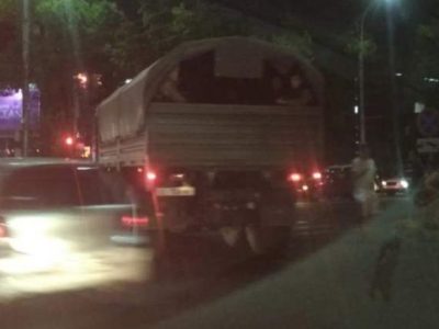 Ուժայինները գրոհում են Ղրղզստանի նախկին նախագահ Ատամբաեւի նստավայրը