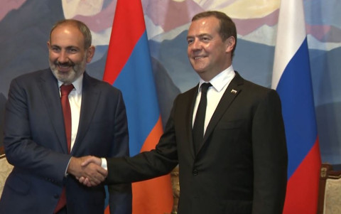 Կադրեր Փաշինյան–Մեդվեդեւ հանդիպումից