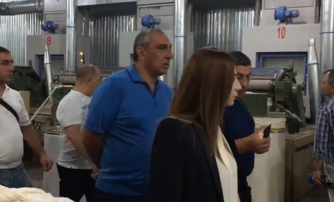 Սամվել Ալեքսանյանն ու Փաշինյանը միասին մասնակցում են բամբակի գործարանի բացմանը