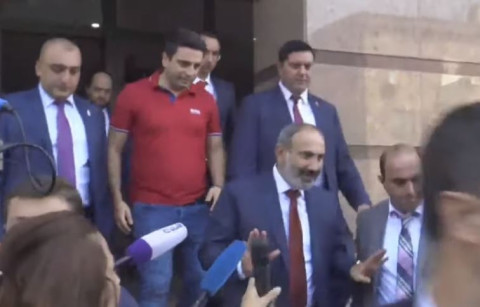 Նիկոլ Փաշինյանը չպատասխանեց լրագրողների հարցերին