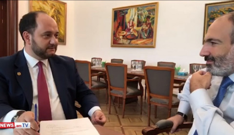 Բա բոնբոներկա՞ն, կոնյա՞կը. Փաշինյանը՝ Արայիկ Հարությունյանին