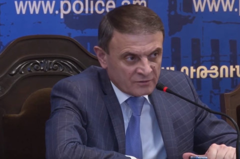 Օսիպյանը ոստիկաններին հանձնարարել է աշակերտներին օգնել փողոցն անցնել
