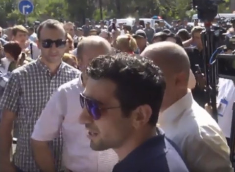 Քոչարյանի աջակիցները շնորհավորում են Լևոն Քոչարյանին
