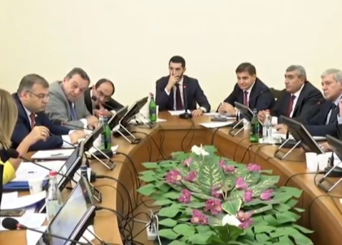 Ձեր ընտանիքի անդամներն ինչո՞վ էին զբաղված Բելգիայում․ Բաբաջանյանը՝ Ադոնցին