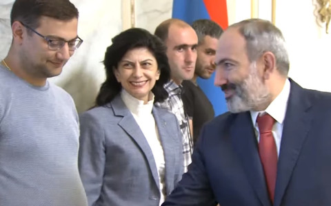 Փաշինյանը հանդիպել է Ջերմուկի բնակիչների հետ