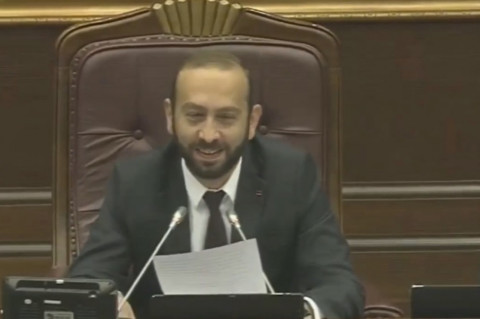Պարոն Միքայելյանի համապատասխան կոճակը սարքեք. Արարատ Միրզոյանը կատակեց