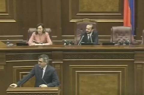 «Պողոսի տատիկն ա». Արարատ Միրզոյանը կատակեց