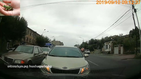 Թբիլիսյան խճուղիում մի խումբ վարորդներ մեքենաները վարել են հանդիպակաց
