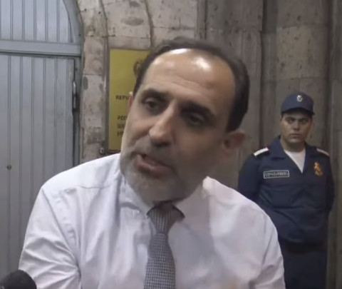 Էն խեղճ կինը հարվածն ստացավ Տեր-Պետրոսյանի, Փաշինյանի և բոլոր սադրիչների փոխարեն. Արամ Հարությունյան