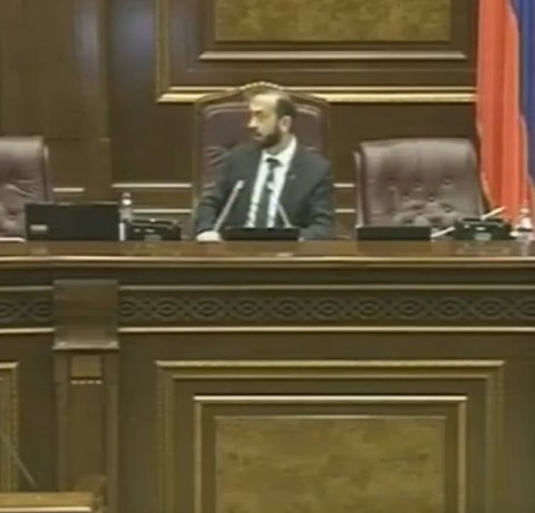 Էսօր ամբողջ օրը փորձում էի չասեի. Արարատ Միրզոյանը նկատողություն արեց ԼՀԿ-ին