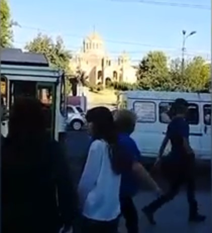Ջերմուկից մեկնարկած ավտոերթը հասել է Երեւան